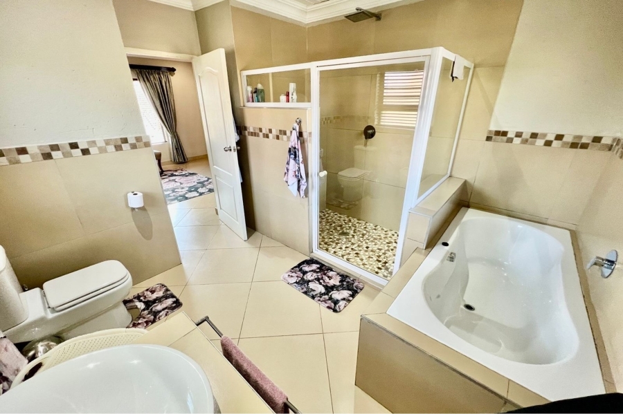 4 Bedroom Property for Sale in Eldo Meadows Gauteng