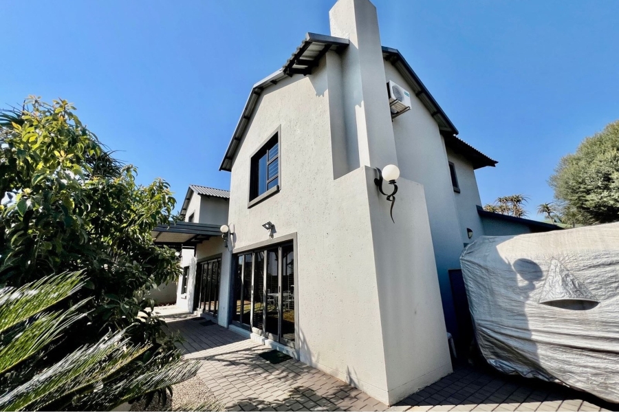 4 Bedroom Property for Sale in Eldo Meadows Gauteng