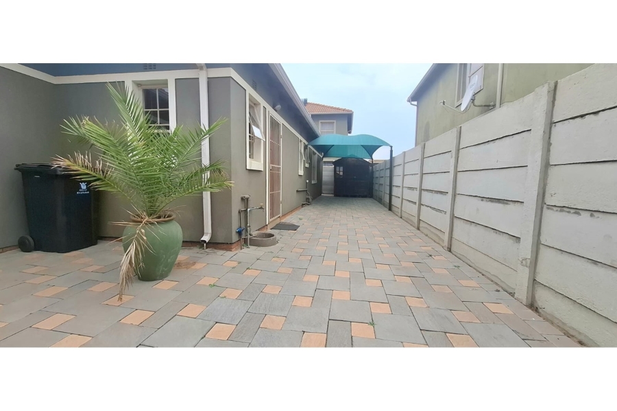 To Let 4 Bedroom Property for Rent in Leopard