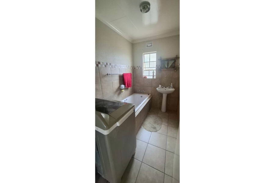 To Let 4 Bedroom Property for Rent in Leopard