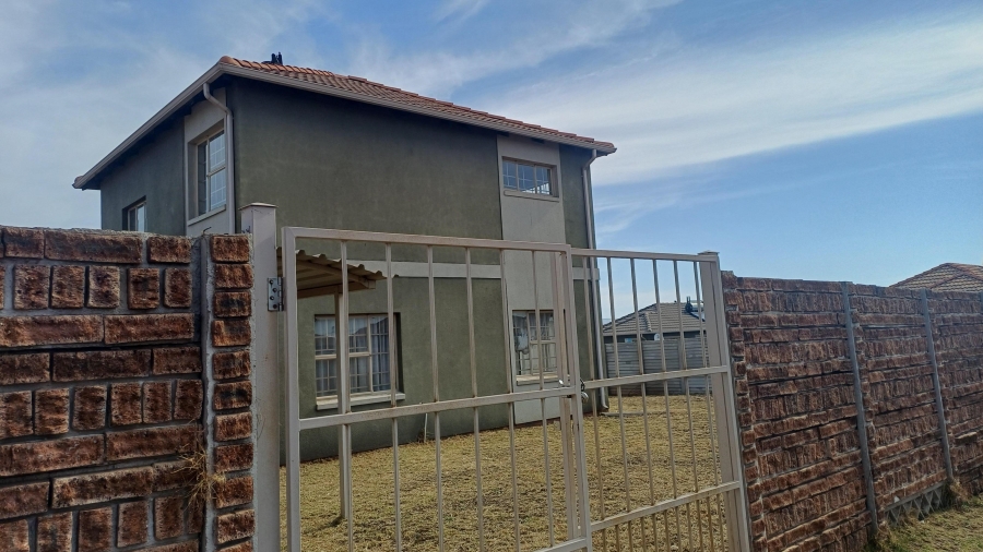 To Let 3 Bedroom Property for Rent in Sky City Gauteng