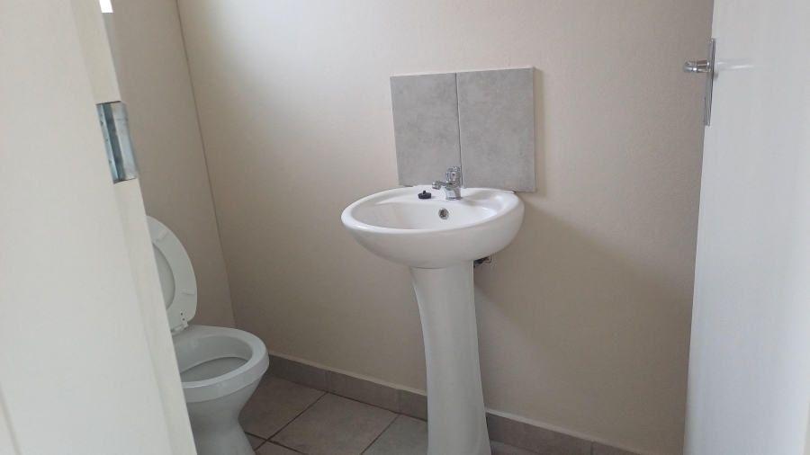 To Let 3 Bedroom Property for Rent in Sky City Gauteng