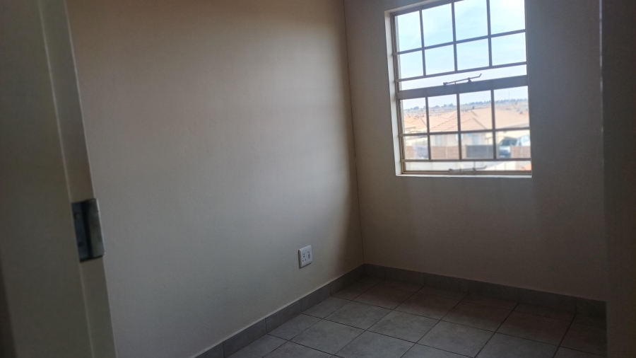 To Let 3 Bedroom Property for Rent in Sky City Gauteng