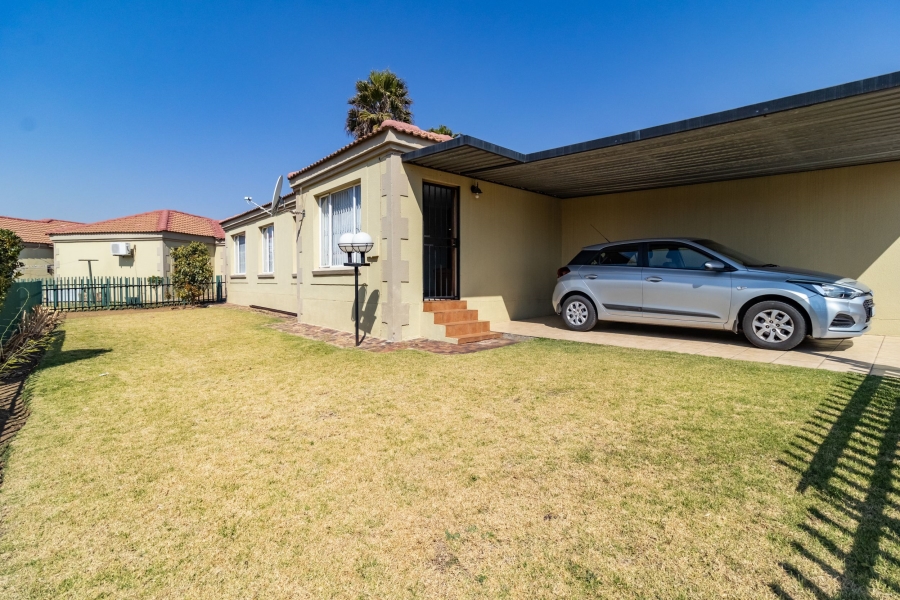 3 Bedroom Property for Sale in Elandspark Gauteng