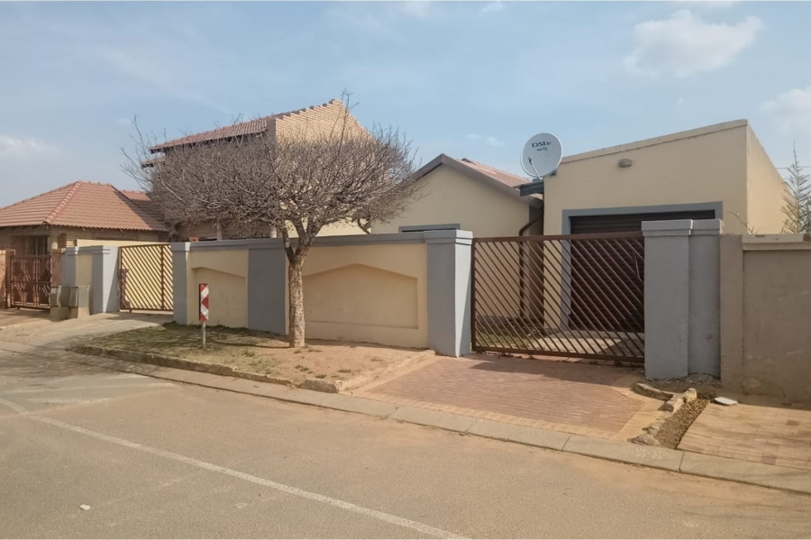 3 Bedroom Property for Sale in Ormonde Gauteng