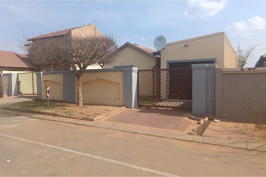 3 Bedroom Property for Sale in Ormonde Gauteng