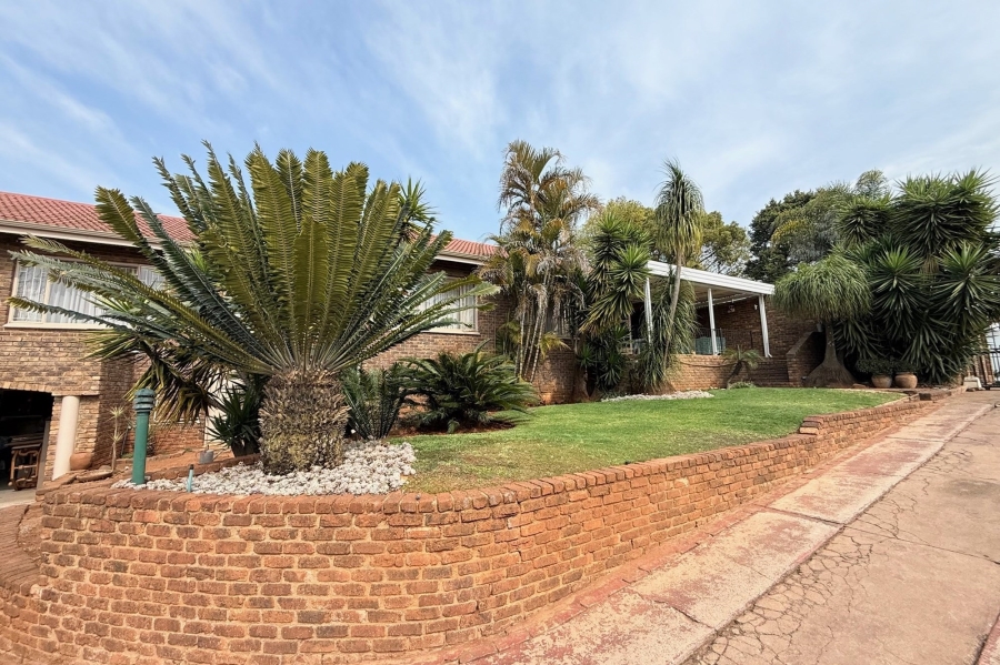 4 Bedroom Property for Sale in Wingate Park Gauteng