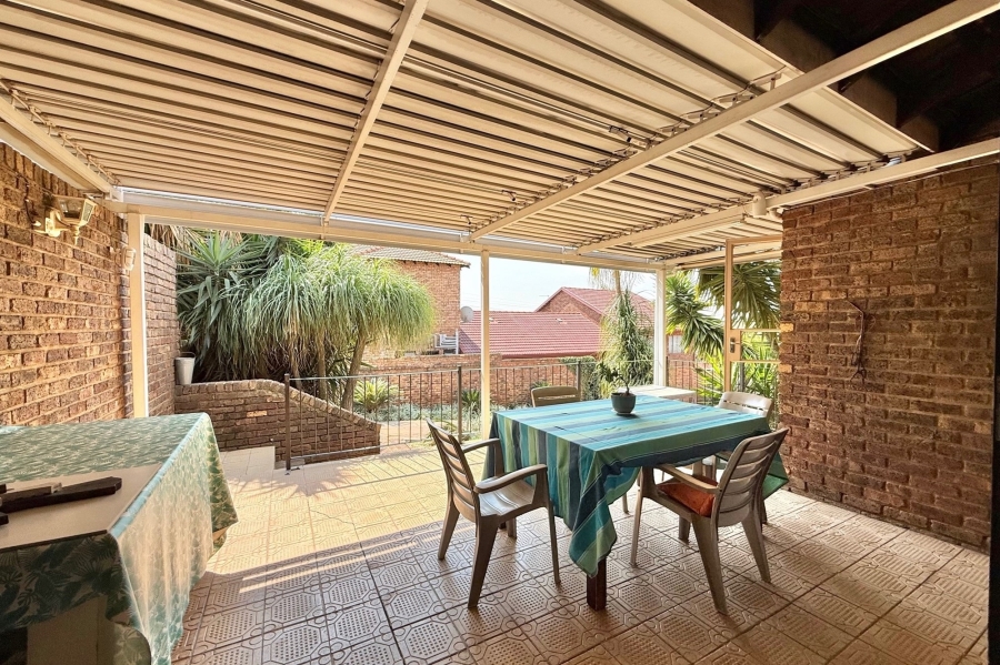 4 Bedroom Property for Sale in Wingate Park Gauteng