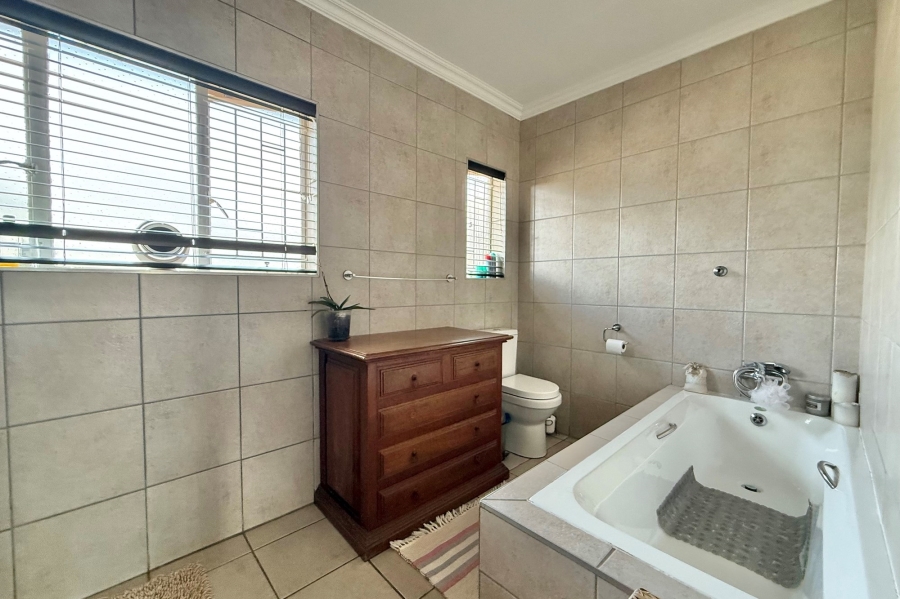 4 Bedroom Property for Sale in Wingate Park Gauteng
