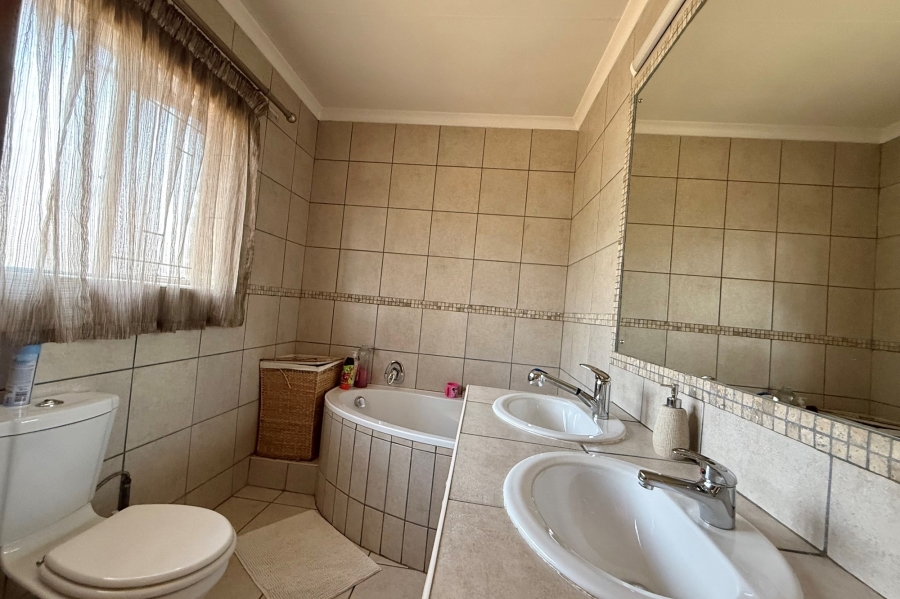 4 Bedroom Property for Sale in Wingate Park Gauteng
