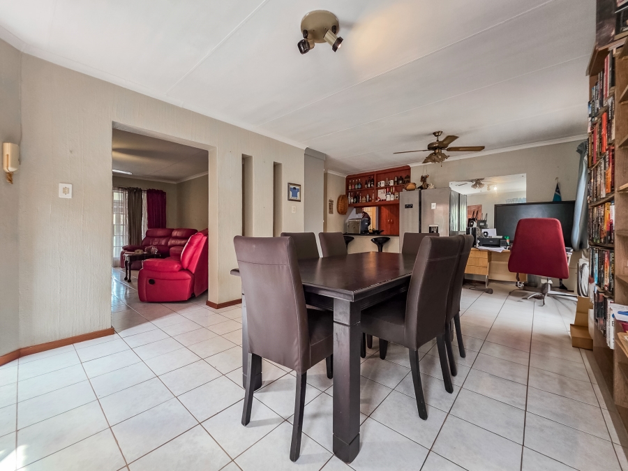 3 Bedroom Property for Sale in Faerie Glen Gauteng