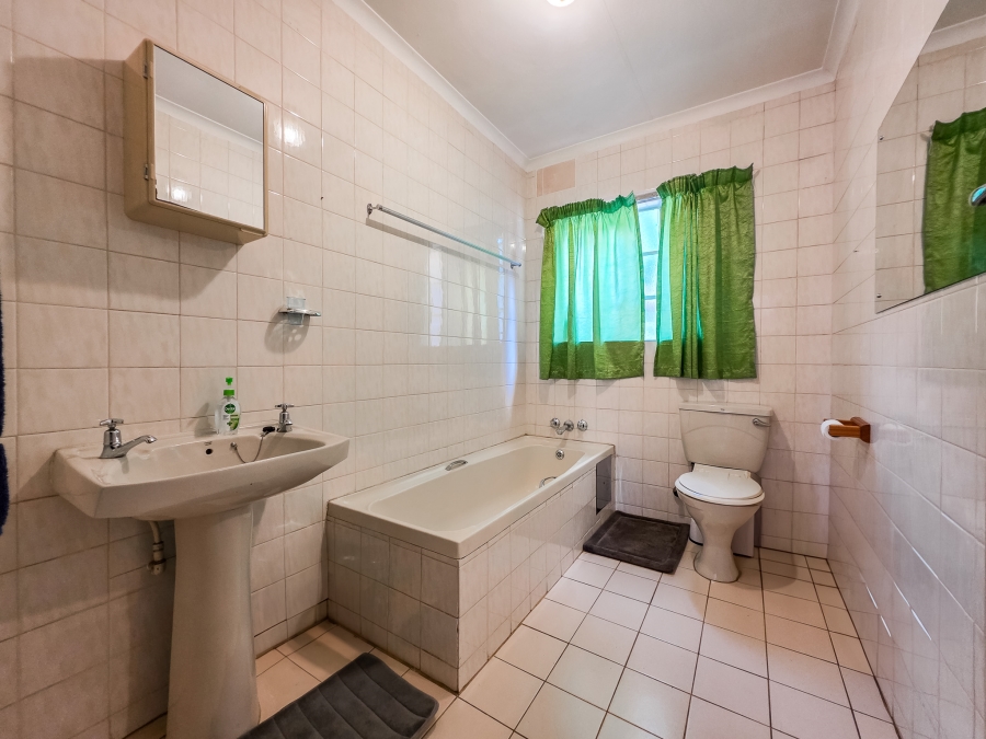 3 Bedroom Property for Sale in Faerie Glen Gauteng