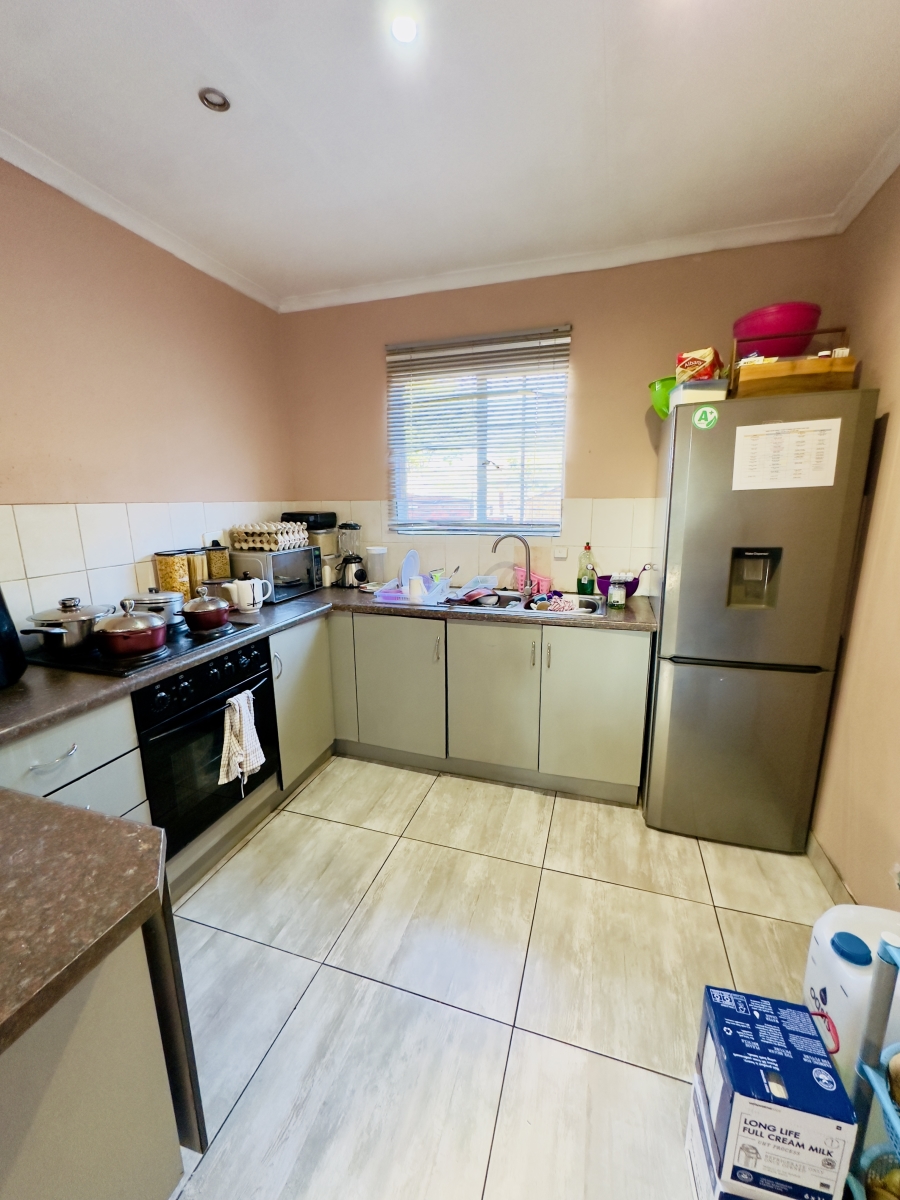 2 Bedroom Property for Sale in Noordwyk Gauteng