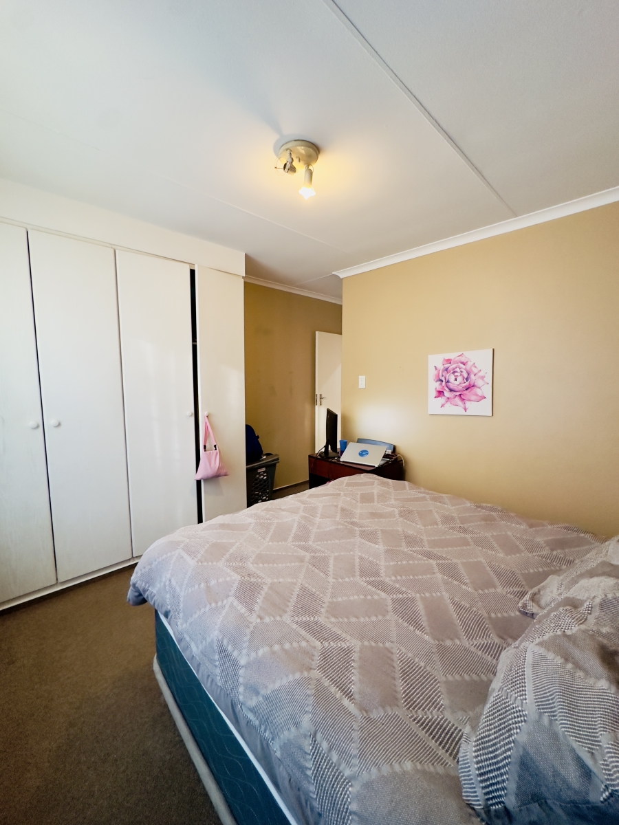 2 Bedroom Property for Sale in Noordwyk Gauteng