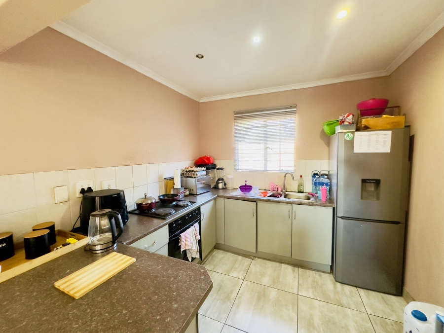 2 Bedroom Property for Sale in Noordwyk Gauteng