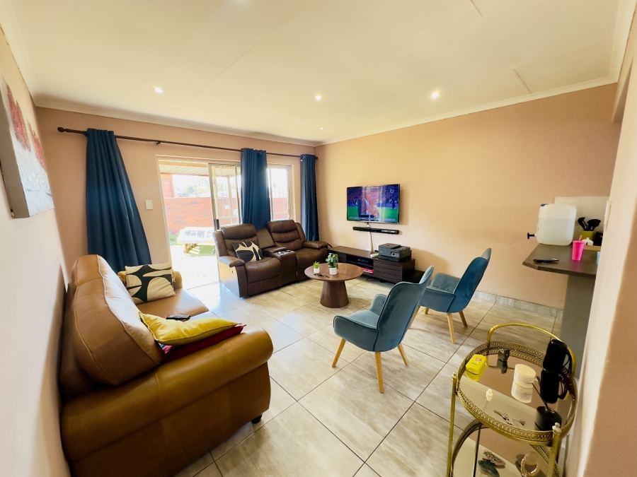 2 Bedroom Property for Sale in Noordwyk Gauteng