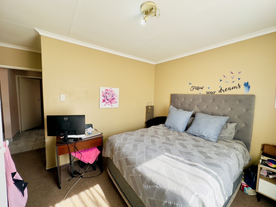 2 Bedroom Property for Sale in Noordwyk Gauteng