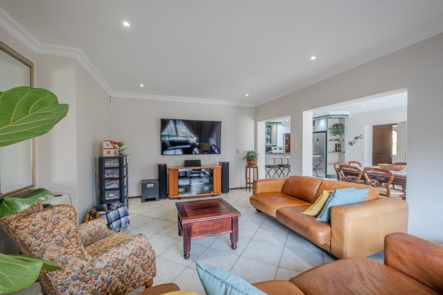 5 Bedroom Property for Sale in Waterkloof Ridge Gauteng