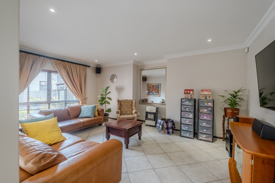 5 Bedroom Property for Sale in Waterkloof Ridge Gauteng