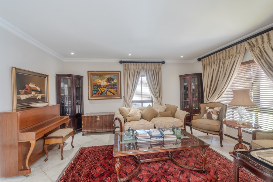5 Bedroom Property for Sale in Waterkloof Ridge Gauteng