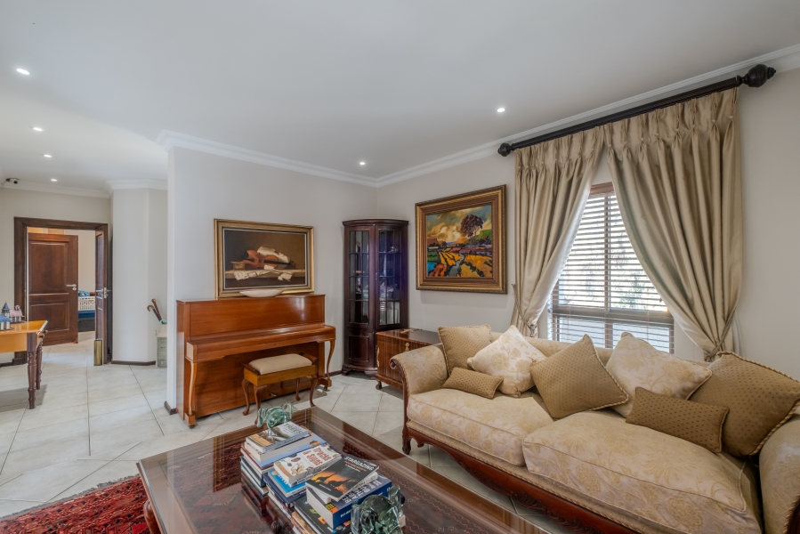 5 Bedroom Property for Sale in Waterkloof Ridge Gauteng