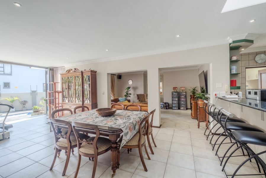 5 Bedroom Property for Sale in Waterkloof Ridge Gauteng