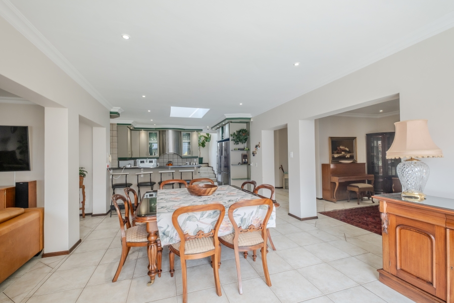 5 Bedroom Property for Sale in Waterkloof Ridge Gauteng