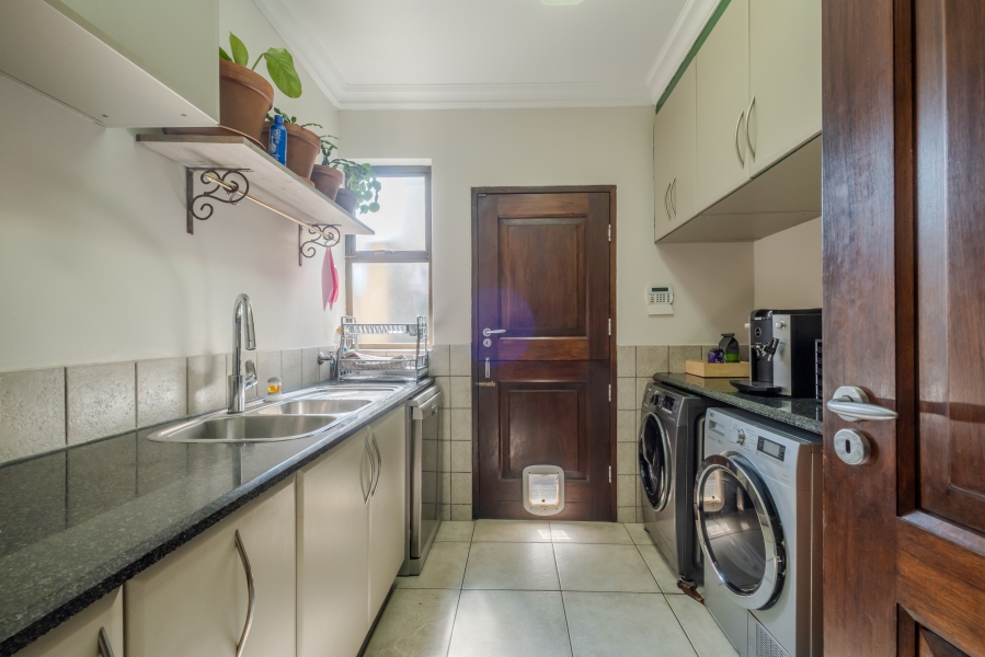 5 Bedroom Property for Sale in Waterkloof Ridge Gauteng