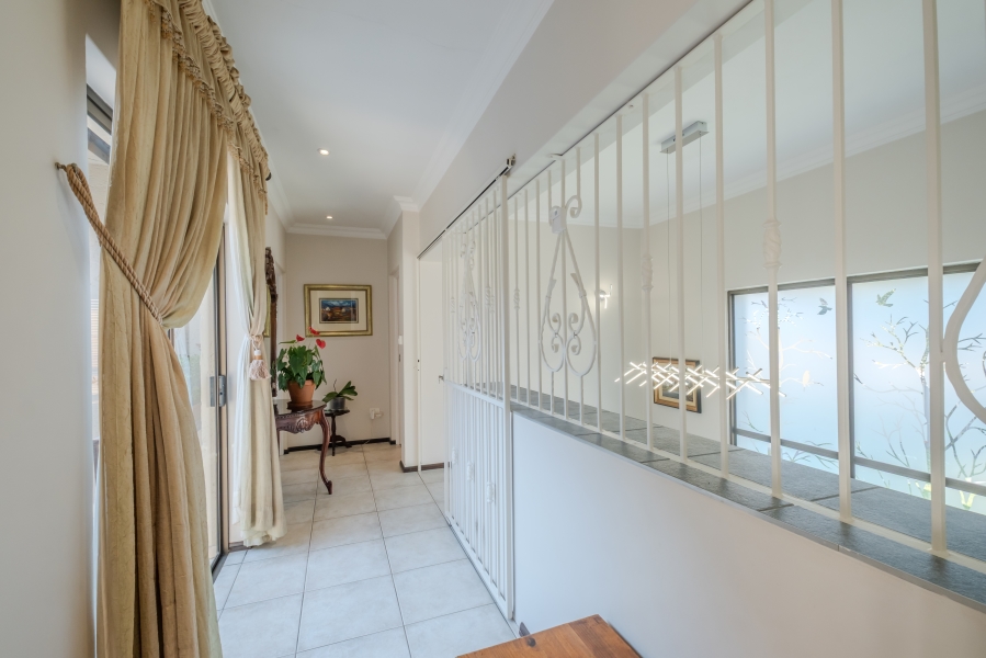5 Bedroom Property for Sale in Waterkloof Ridge Gauteng
