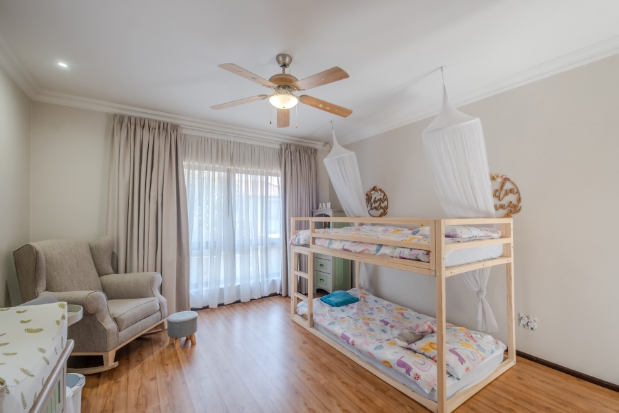 5 Bedroom Property for Sale in Waterkloof Ridge Gauteng