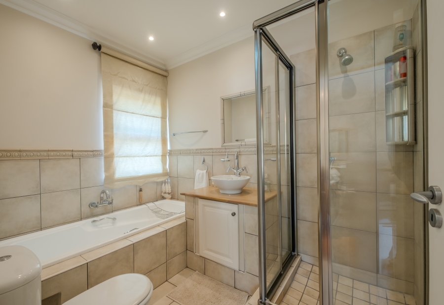5 Bedroom Property for Sale in Waterkloof Ridge Gauteng