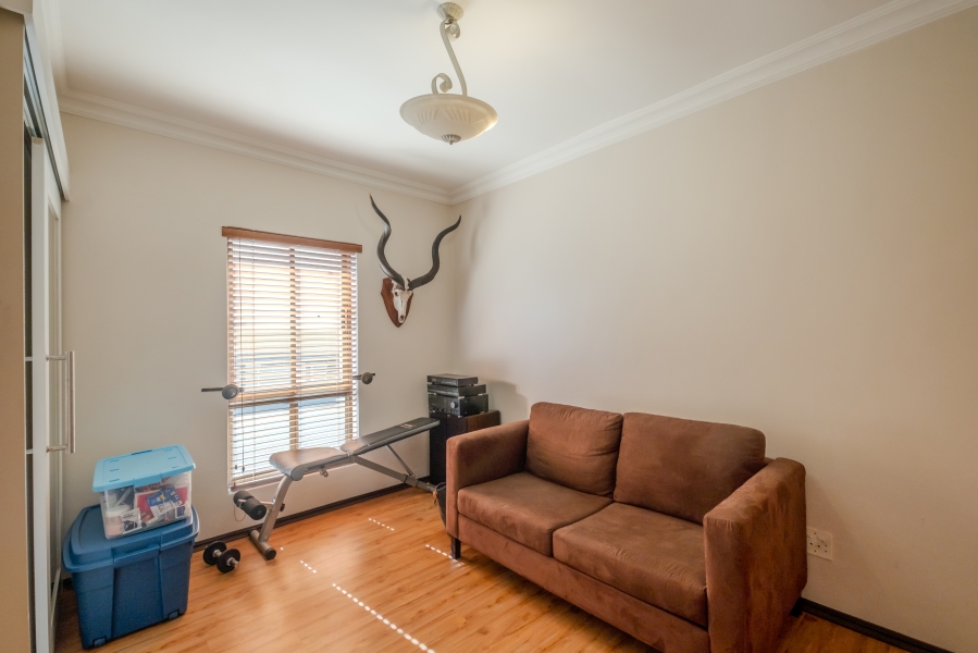 5 Bedroom Property for Sale in Waterkloof Ridge Gauteng