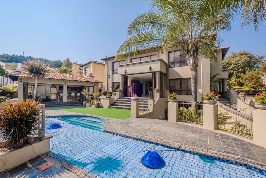 5 Bedroom Property for Sale in Waterkloof Ridge Gauteng