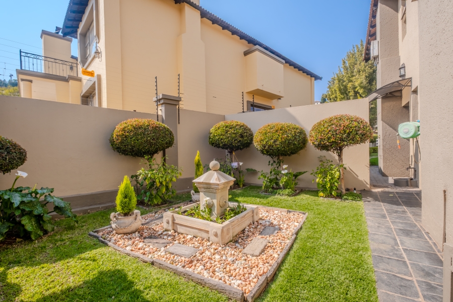 5 Bedroom Property for Sale in Waterkloof Ridge Gauteng