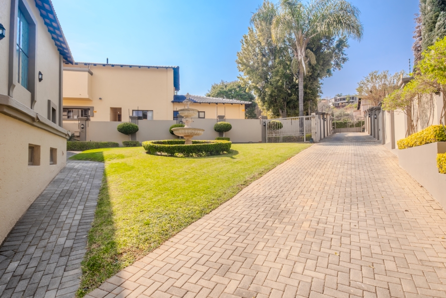 5 Bedroom Property for Sale in Waterkloof Ridge Gauteng