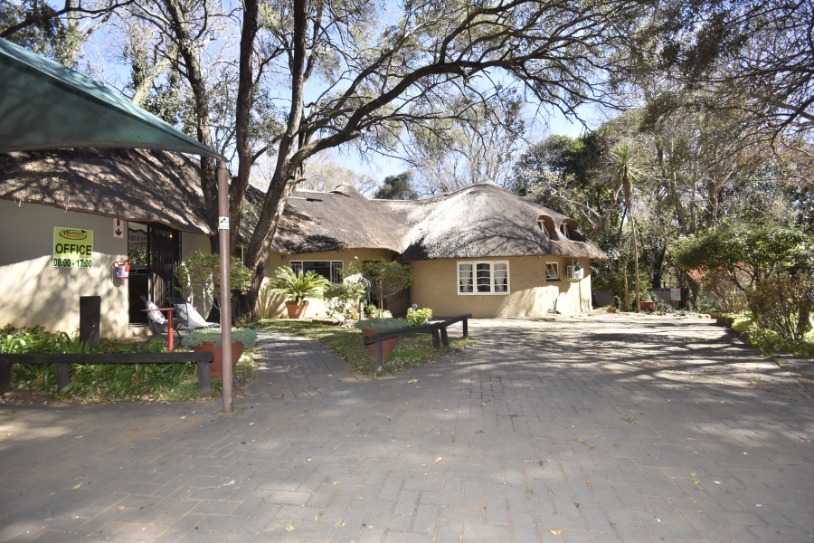 Commercial Property for Sale in Hekpoort Gauteng
