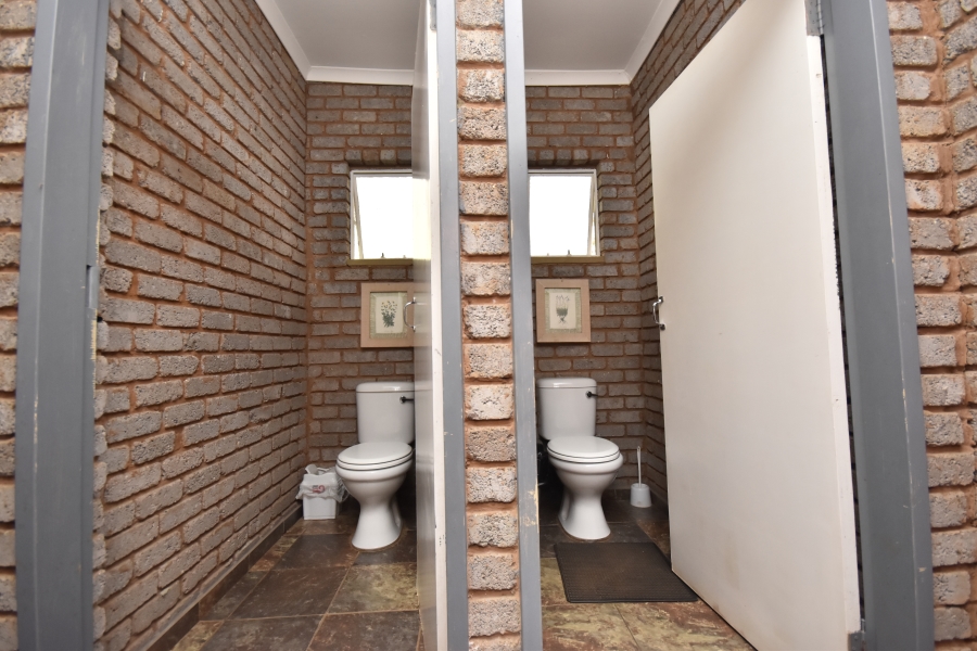Commercial Property for Sale in Hekpoort Gauteng