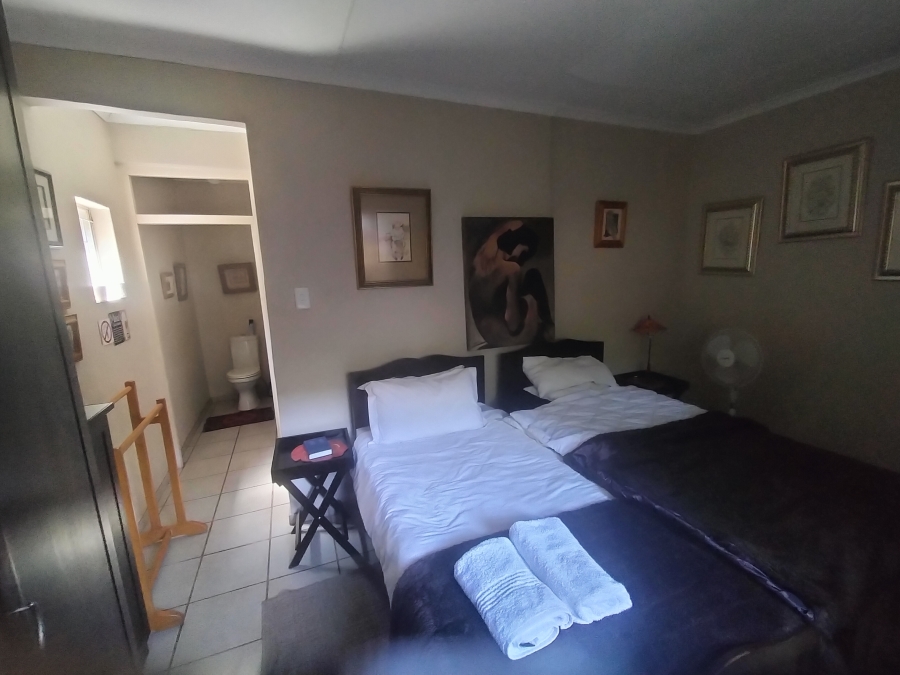 6 Bedroom Property for Sale in Pretoria North Gauteng