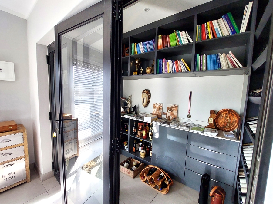 3 Bedroom Property for Sale in Waterkloof Gauteng