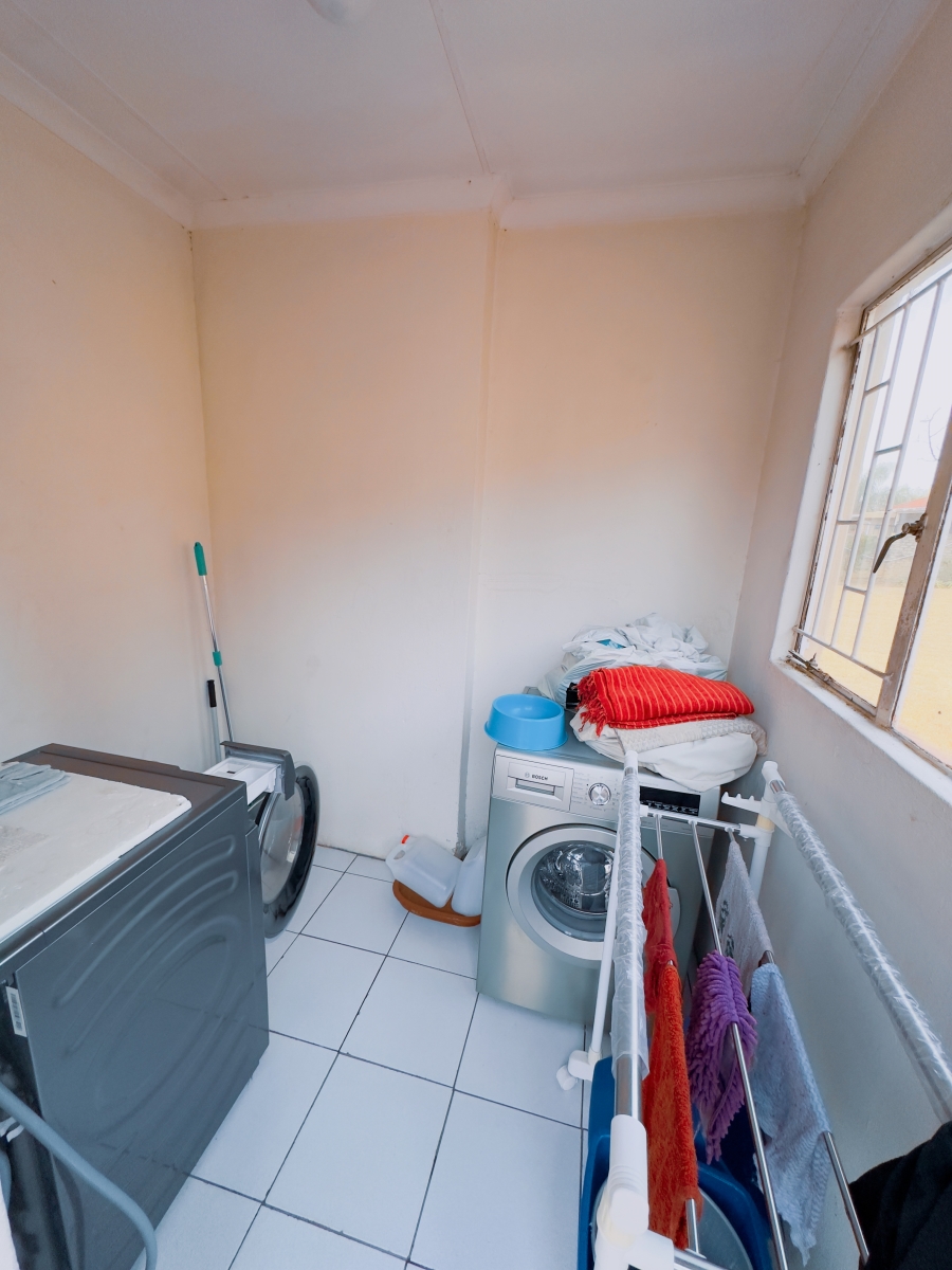 3 Bedroom Property for Sale in Vorna Valley Gauteng