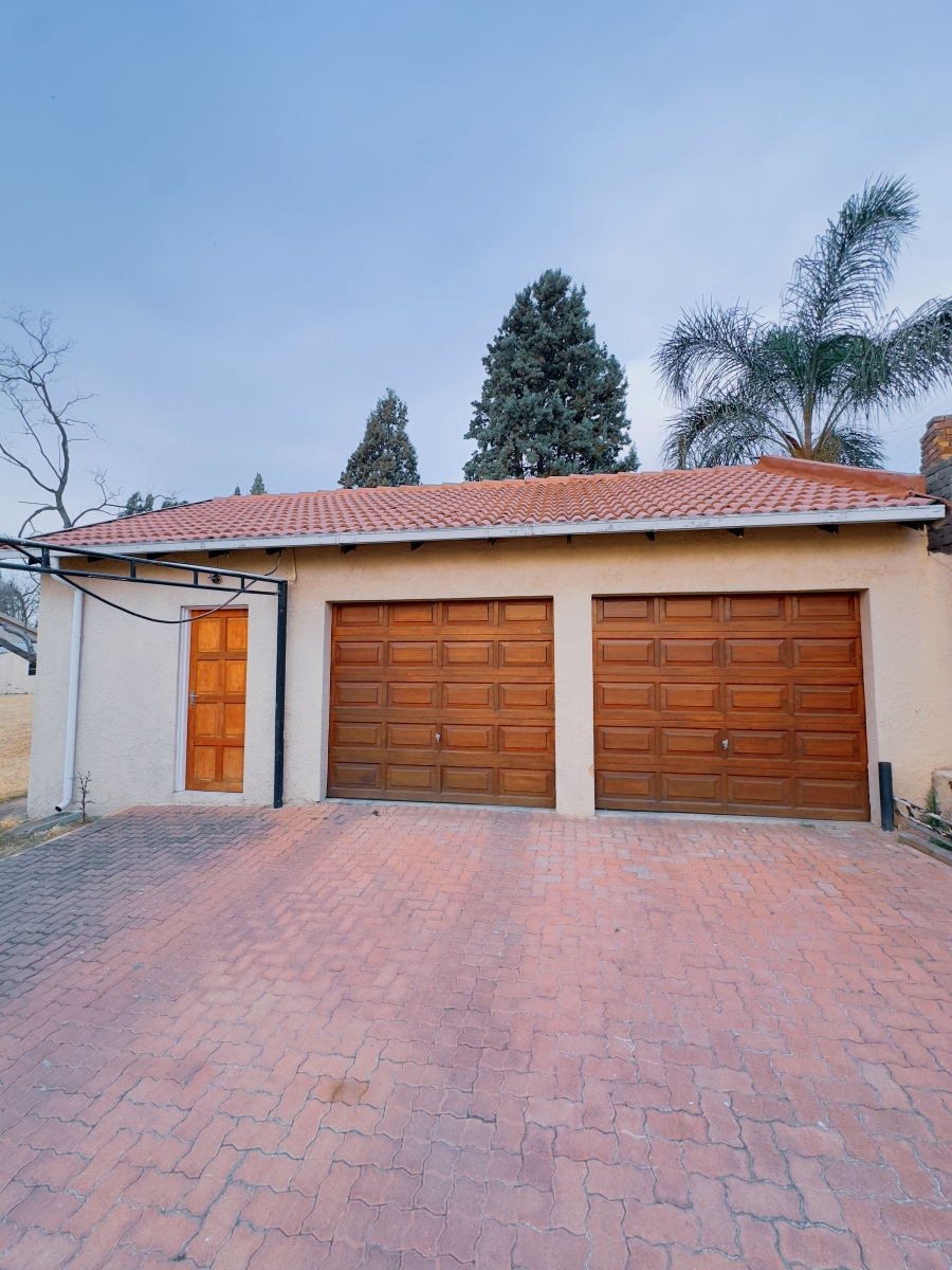 3 Bedroom Property for Sale in Vorna Valley Gauteng