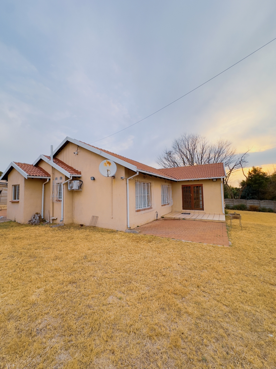 3 Bedroom Property for Sale in Vorna Valley Gauteng