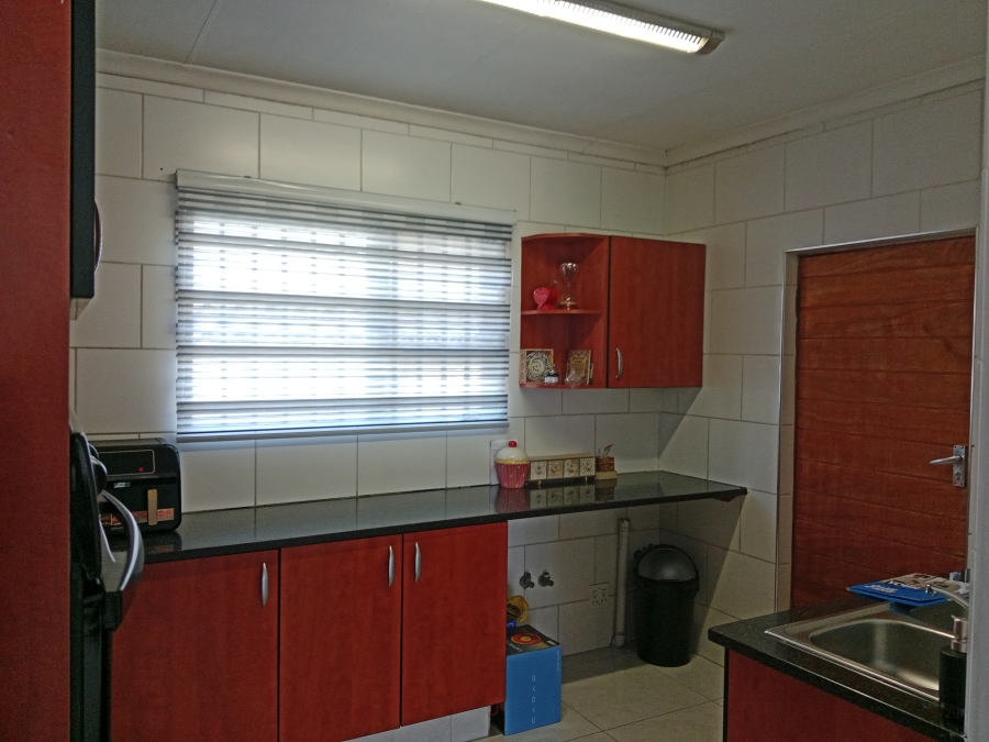 3 Bedroom Property for Sale in Brackenhurst Gauteng
