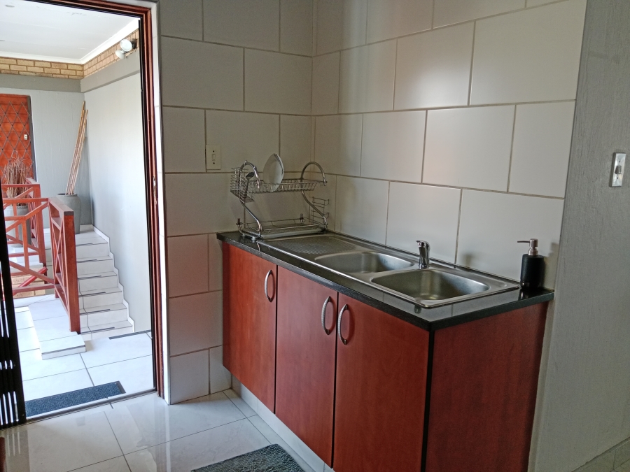 3 Bedroom Property for Sale in Brackenhurst Gauteng