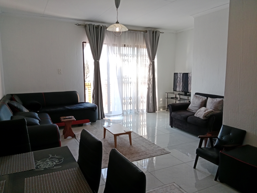 3 Bedroom Property for Sale in Brackenhurst Gauteng