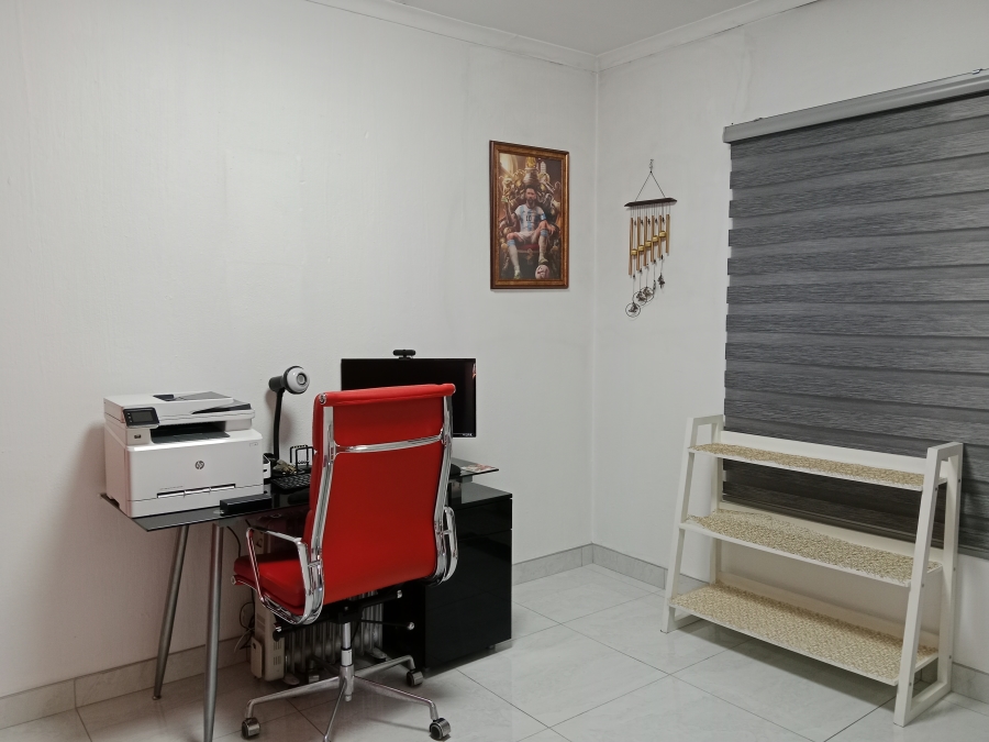 3 Bedroom Property for Sale in Brackenhurst Gauteng