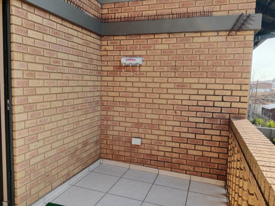 3 Bedroom Property for Sale in Brackenhurst Gauteng
