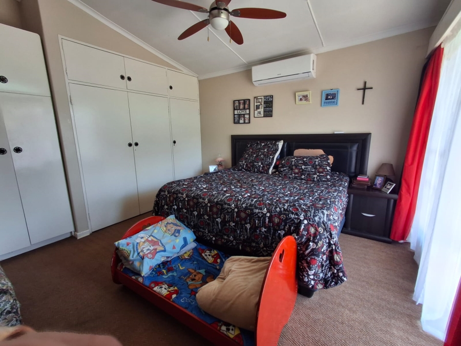 4 Bedroom Property for Sale in Tileba Gauteng