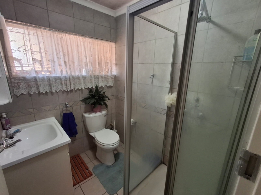 4 Bedroom Property for Sale in Tileba Gauteng