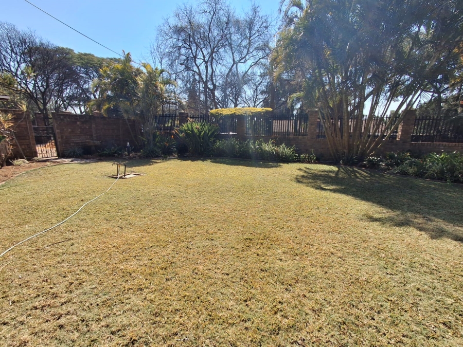 4 Bedroom Property for Sale in Tileba Gauteng